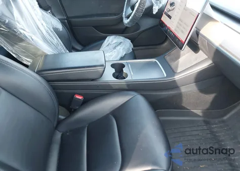 2021 Tesla Model 3 Long Range Dual Motor All-Wheel Drive z USA, uszkodzony, nr VIN 5YJ3E1EB0MF049401